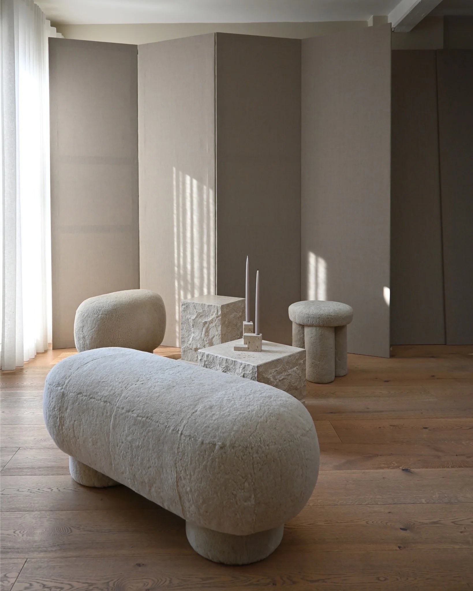Big Foot Stool - Sandshell (Sheepskin) – 101 COPENHAGEN